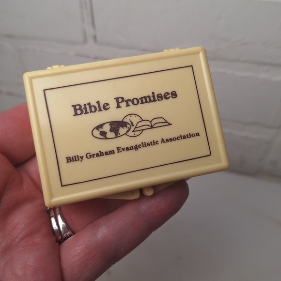 VTG Bible Promises Billy Graham Evangelistic Cream Box Daily Scripture Cards - Picture 1 of 4